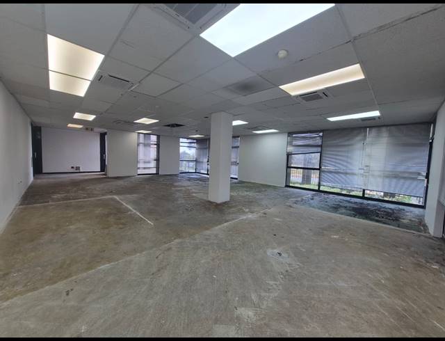 146M² OFFICE TO LET IN SANDHURST